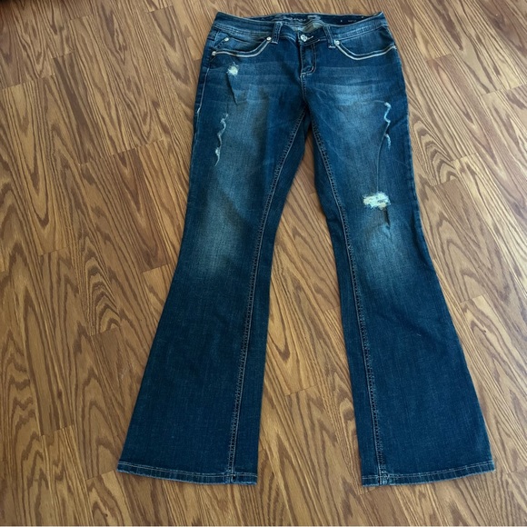 Seven7 Women’s Size 8 Boot Cut Depressed Blue Jeans - Picture 2 of 11